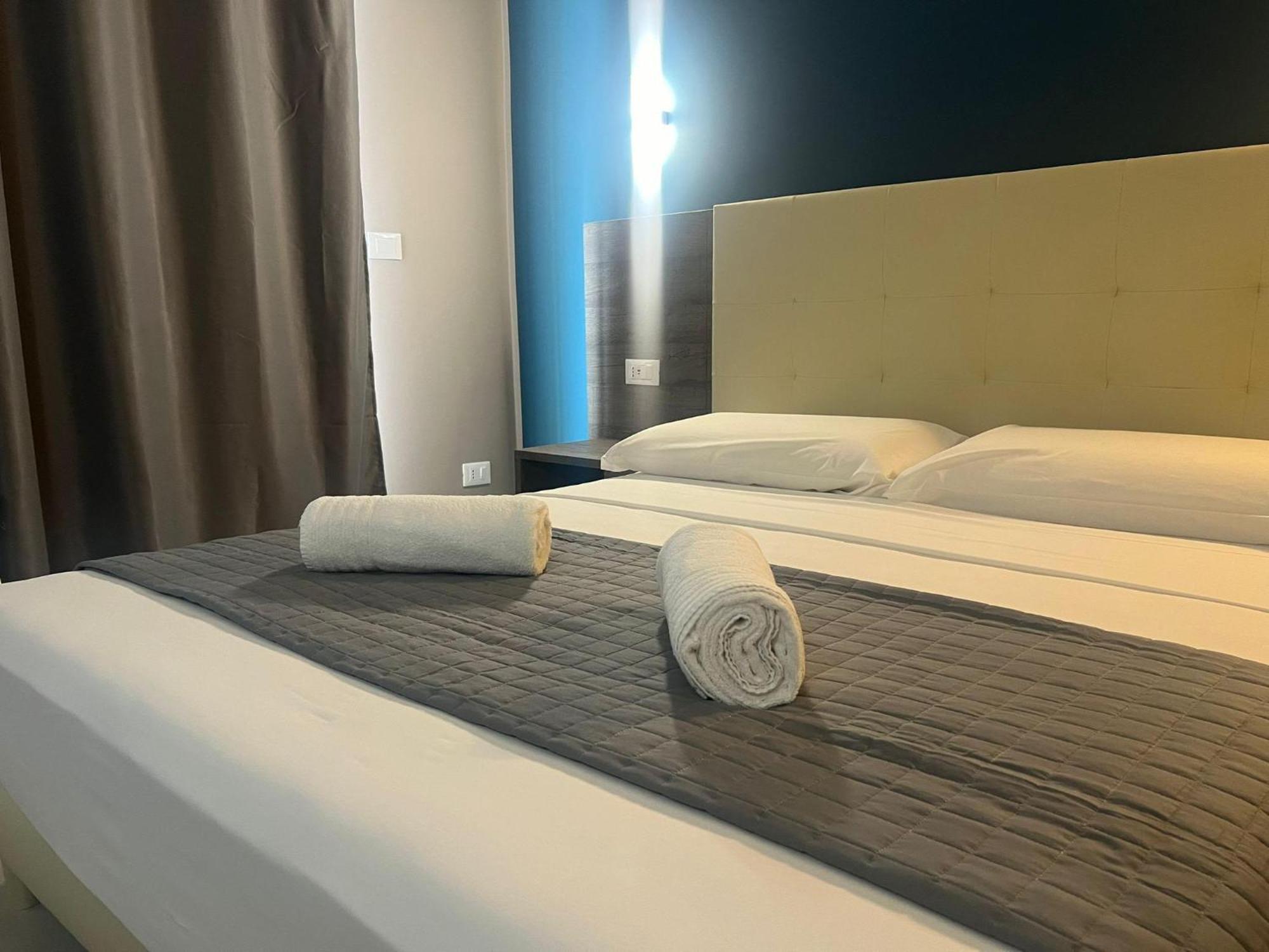 Sunset Guest House Reggio di Calabria Bagian luar foto