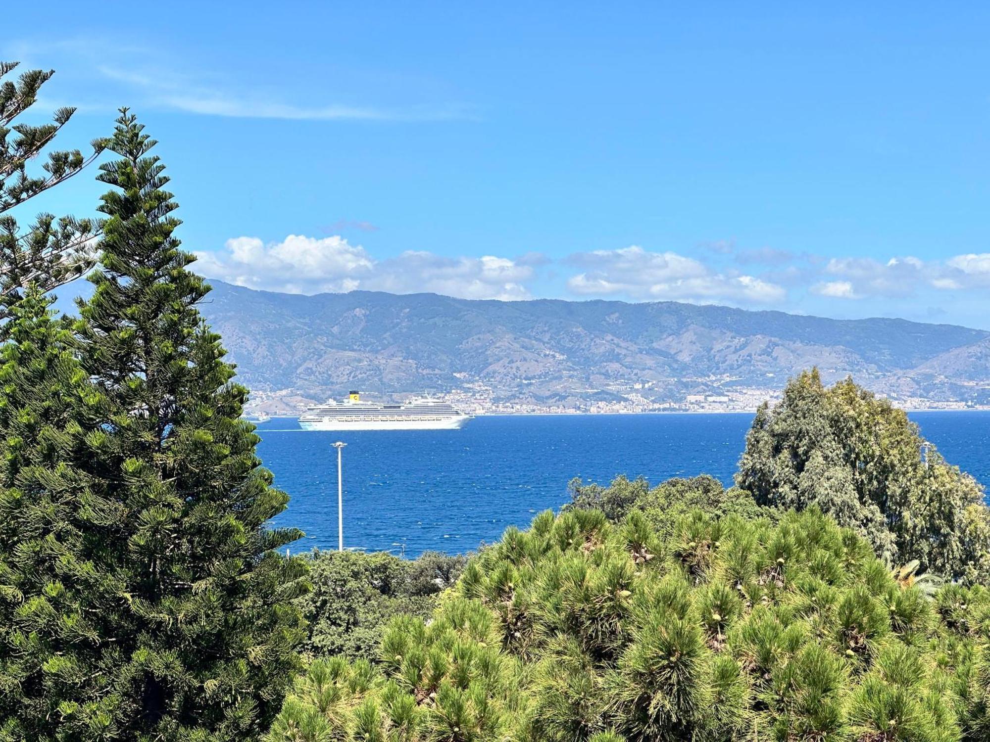 Sunset Guest House Reggio di Calabria Bagian luar foto