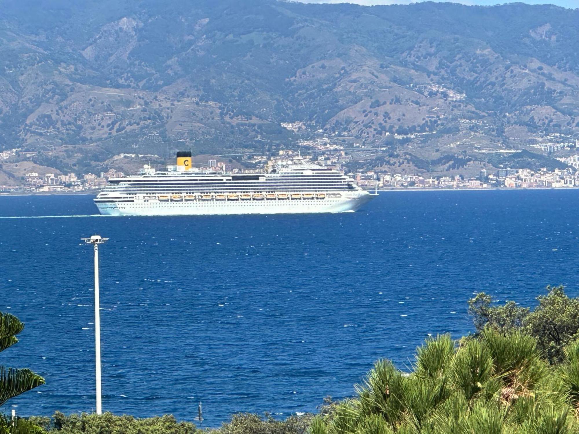 Sunset Guest House Reggio di Calabria Bagian luar foto