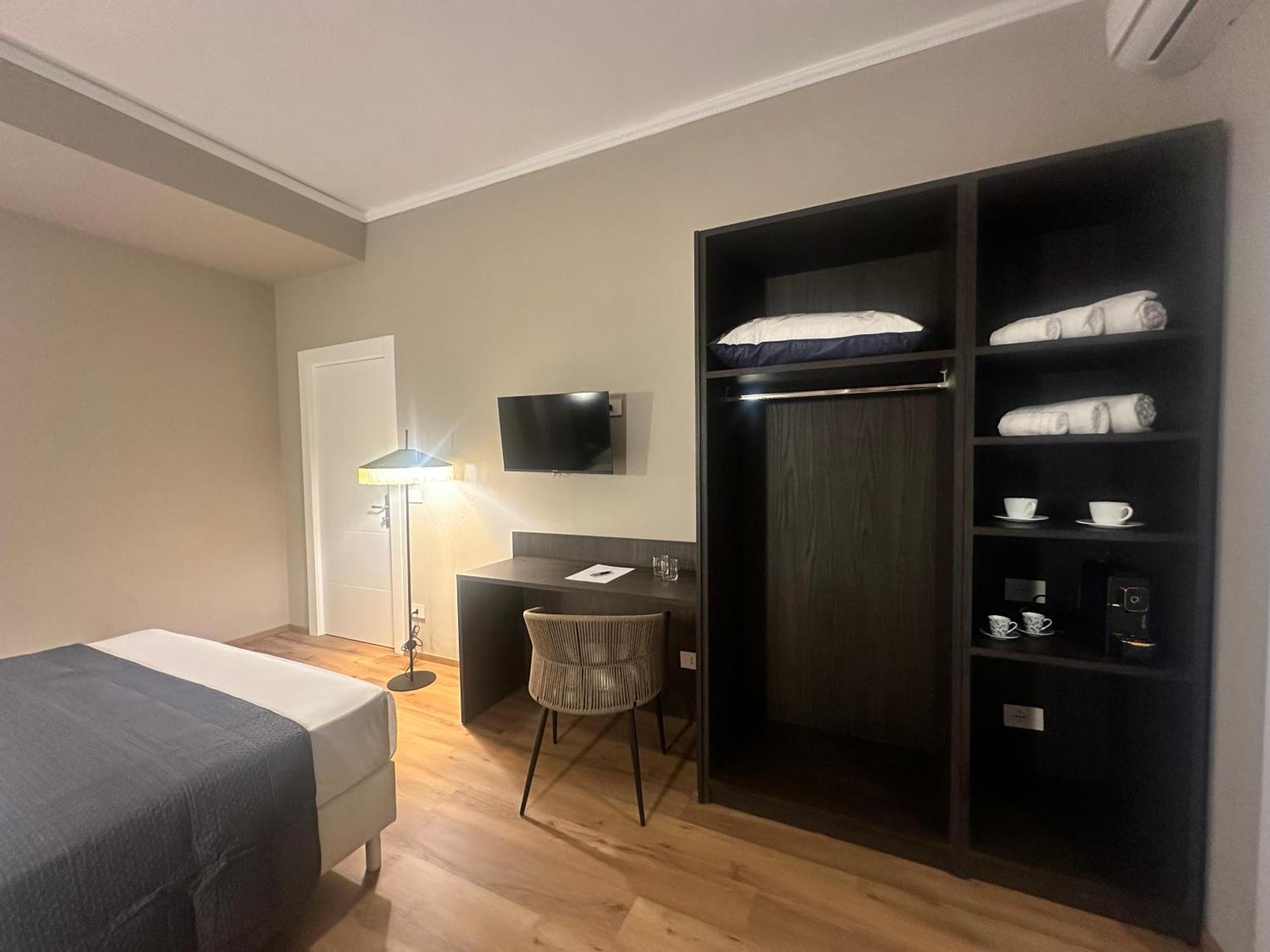 Sunset Guest House Reggio di Calabria Bagian luar foto